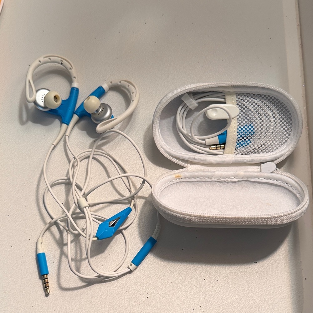 Beats Dr Dre Powerbeat Wired Earphones with Case